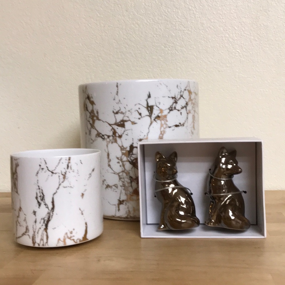 Marble Print Ceramic Vases & Fox S&P Shakers
